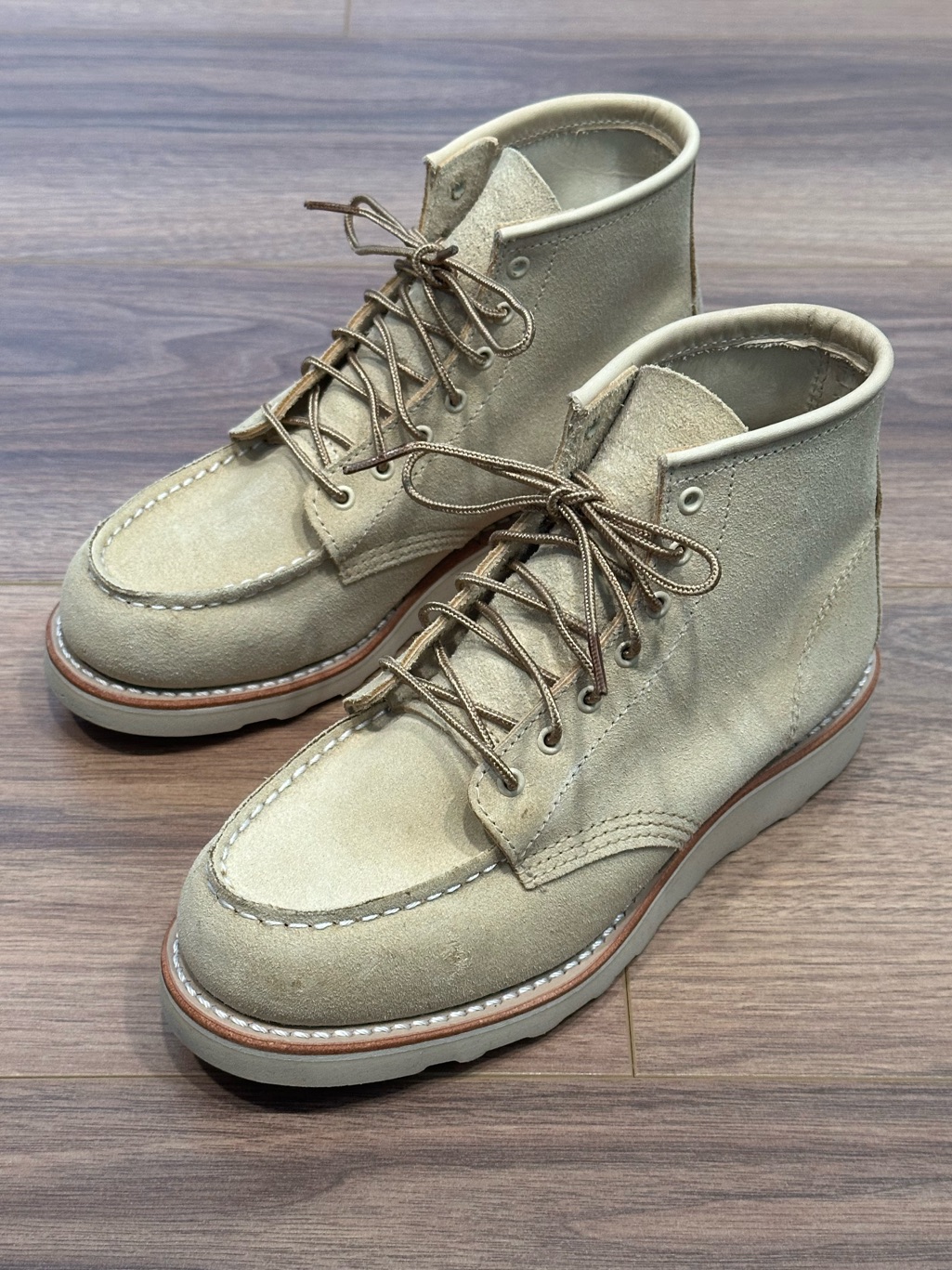 Red Wing Heritage 6-Inch Classic Moc Boots In Cream Abilene Leather Women’s 6.5